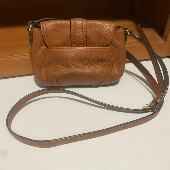 Michael Kors Charlton Crossbody - Picture 8 of 16